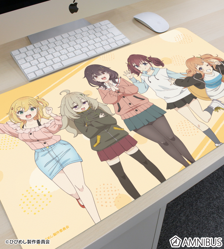 あくび娘さま4本おまとめ 分 TVアニメ「日々は過ぎれど飯うまし」 - 集合 マルチデスクマット