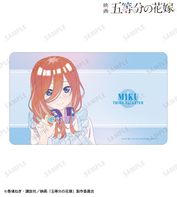 描き下ろしイラスト 中野三玖 制服エプロンver. Ani-Art clear label マルチデスクマット