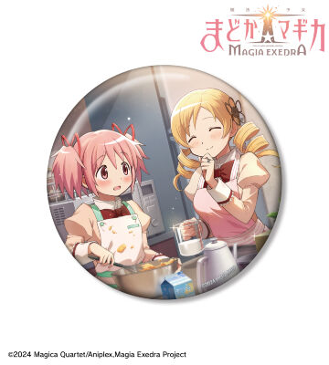 手作りケーキに挑戦中 100mm缶バッジ